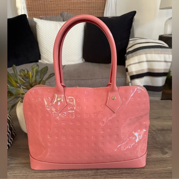 Bubblegum Pink Patent Leather Arcadia Handbag - Picture 2 of 11